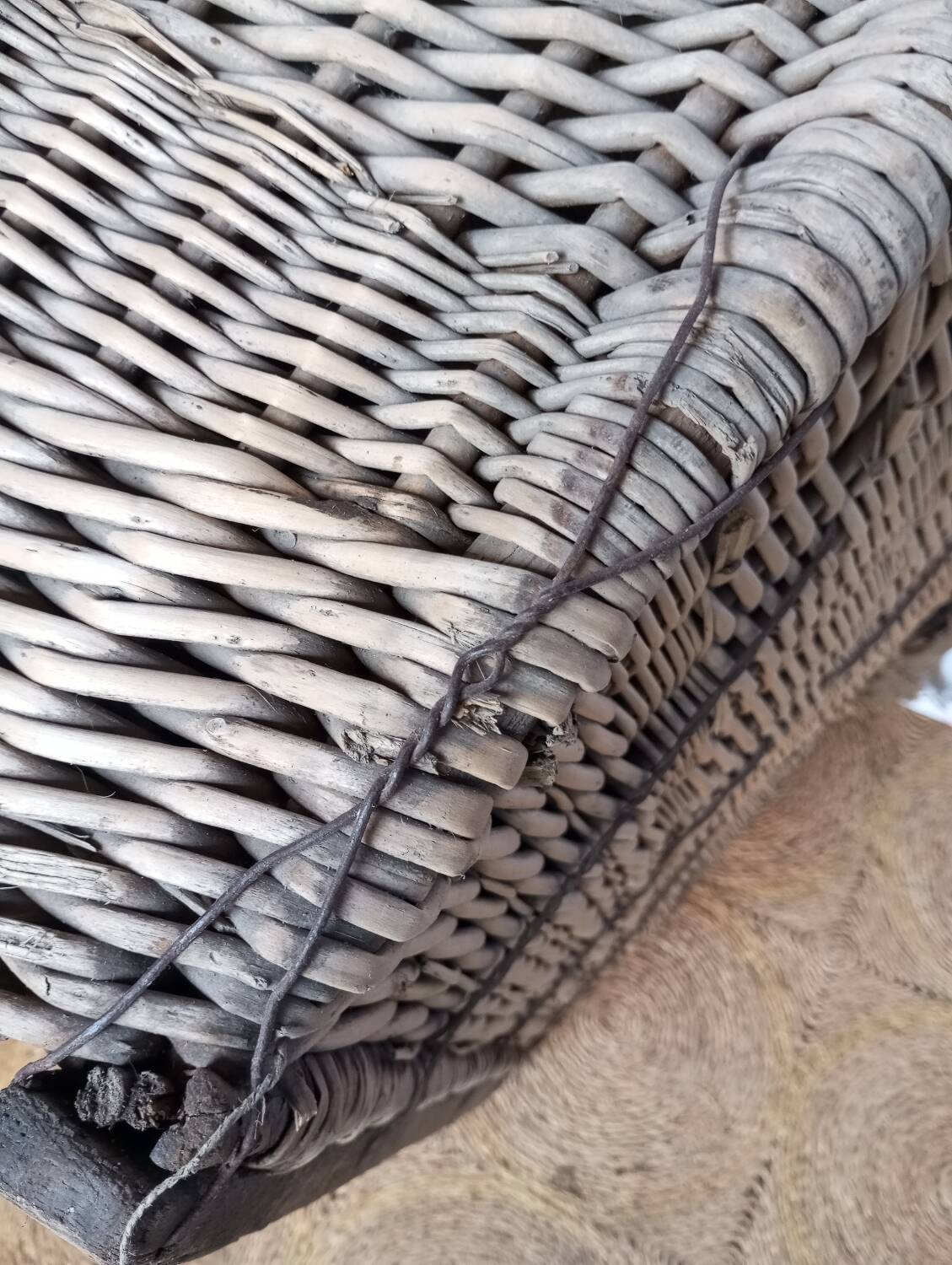 Wood and wicker basket, antique, size xxxl.