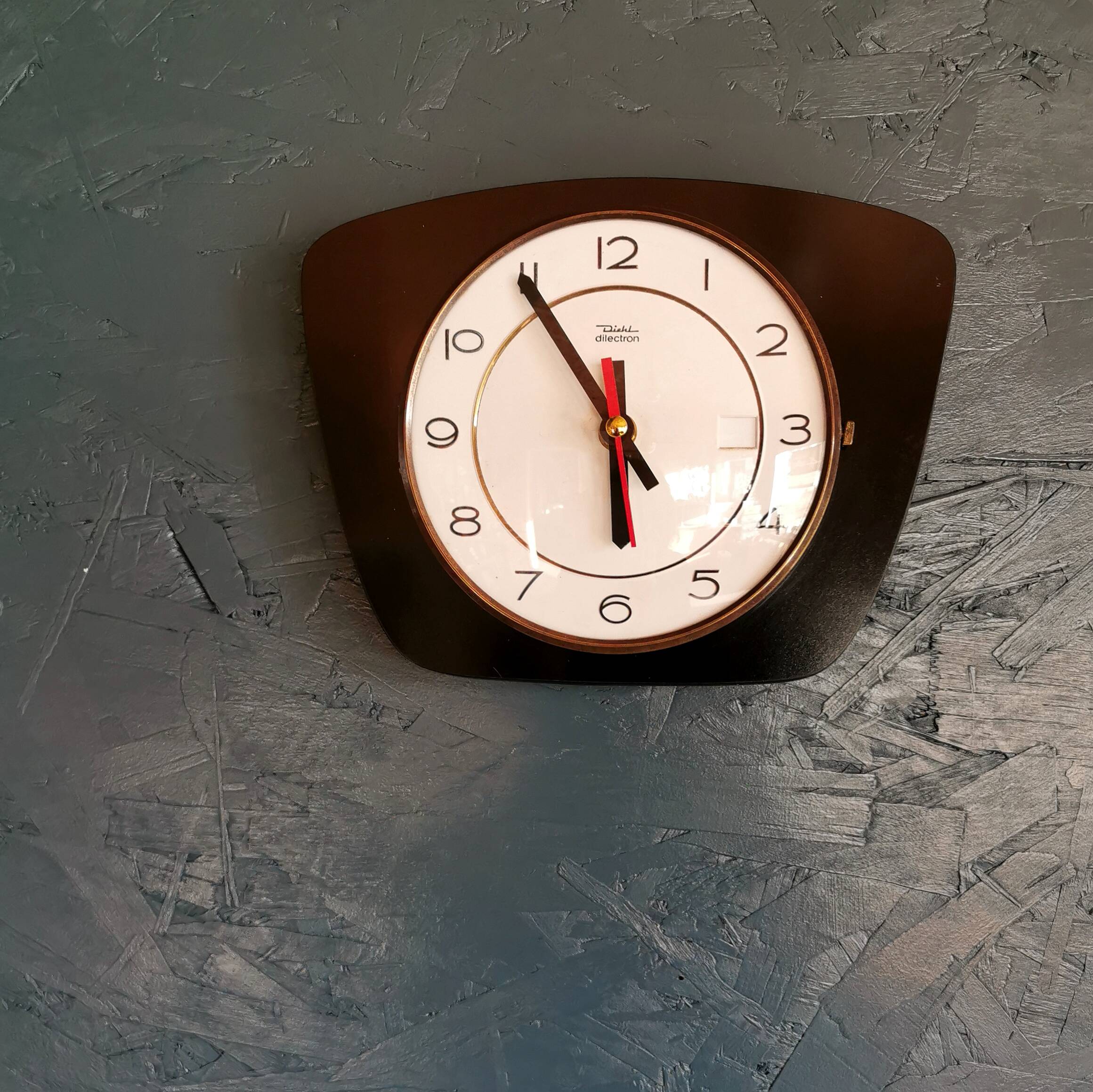 Vintage formica clock silent trapeze wall pendulum "Diehl black white"