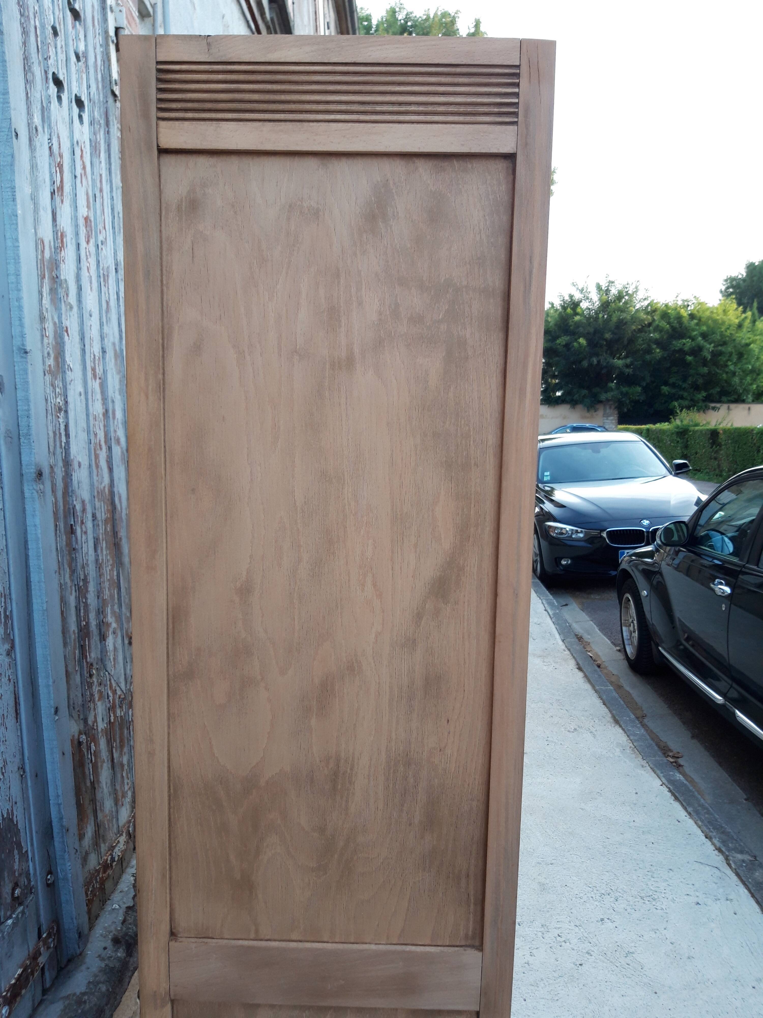 Parisian showcase cabinet year 30 gross