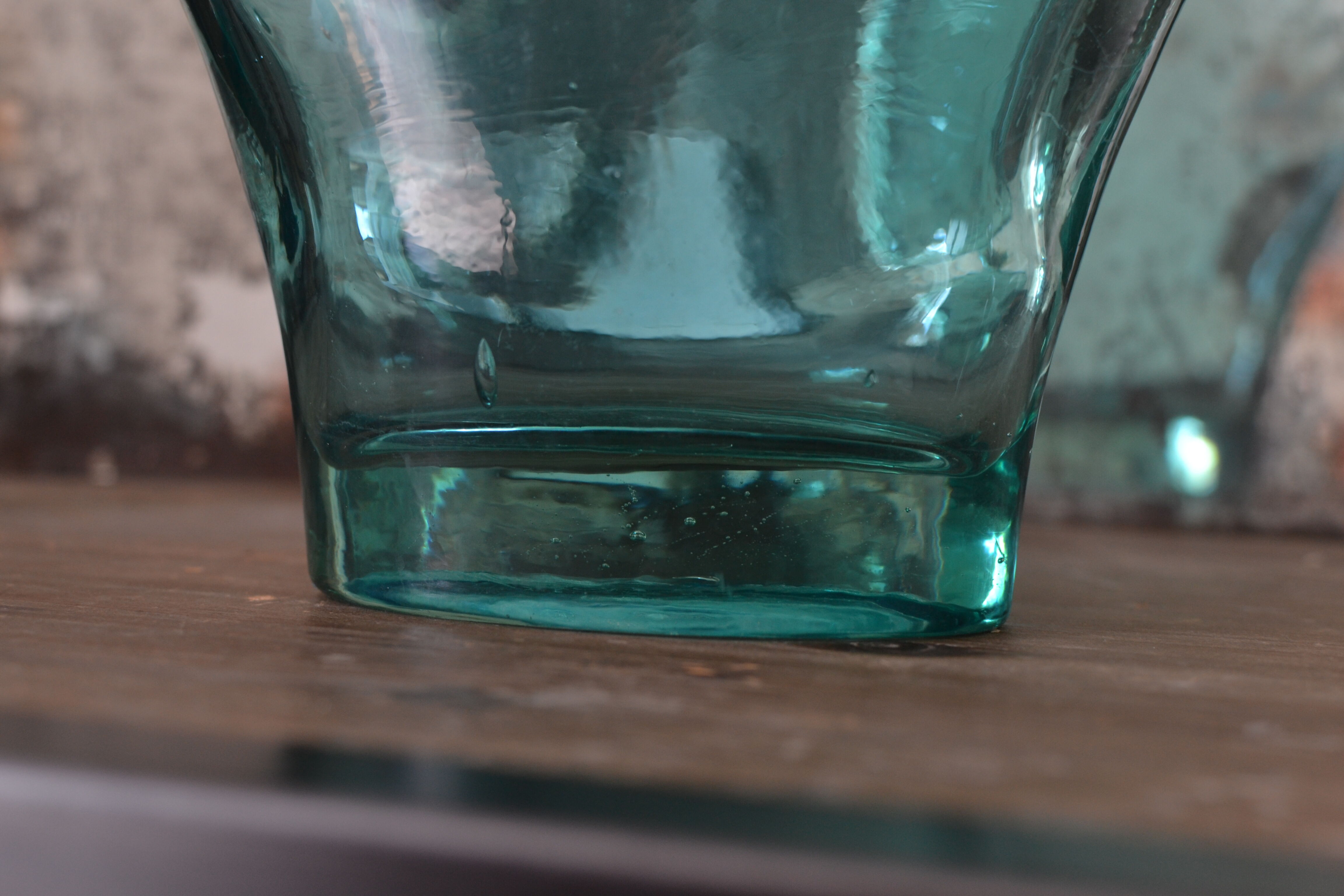 Blue bottle XXL shape perfume bottle