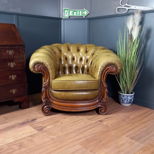 Fauteuil club Chesterfield en style baroque