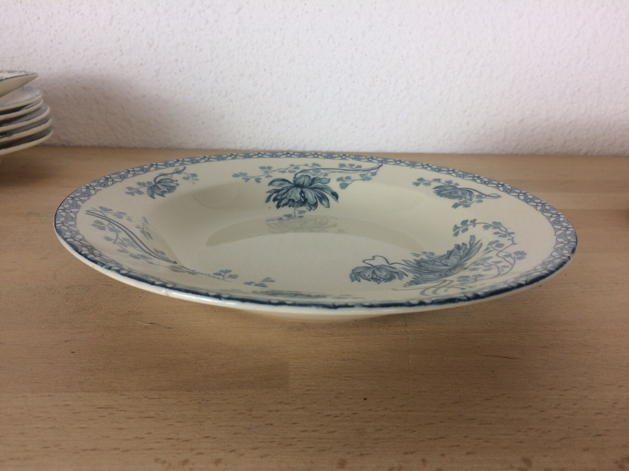 6 assiettes plates, 6 creuses, 1 ravier Royat Sarreguemines