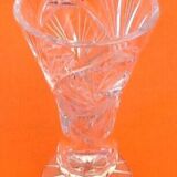 1970s vase cornet on pedestal crystal cut and chiseled
