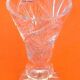 Années 1970 vase cornet sur piédouche cristal taillé et ciselé