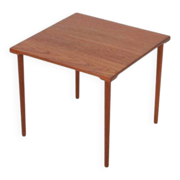 Table d'appoint rare en teck massif par Peter Hvidt et Orla Mølgaard-Nielsen pour France & Søn / années 1960