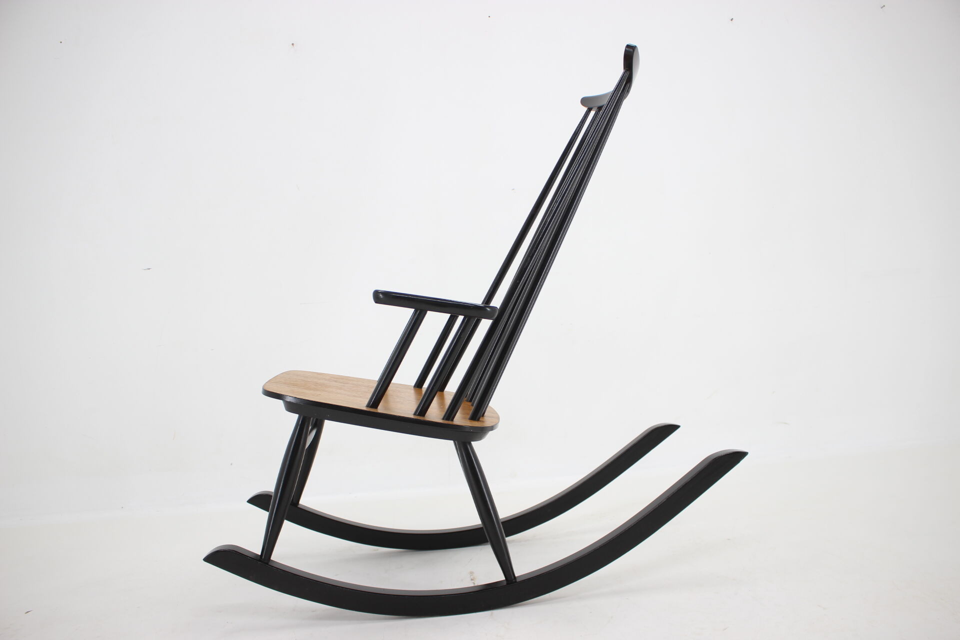 1960s Varjosen Puunjalostus Beech Rocking Chair, Finland