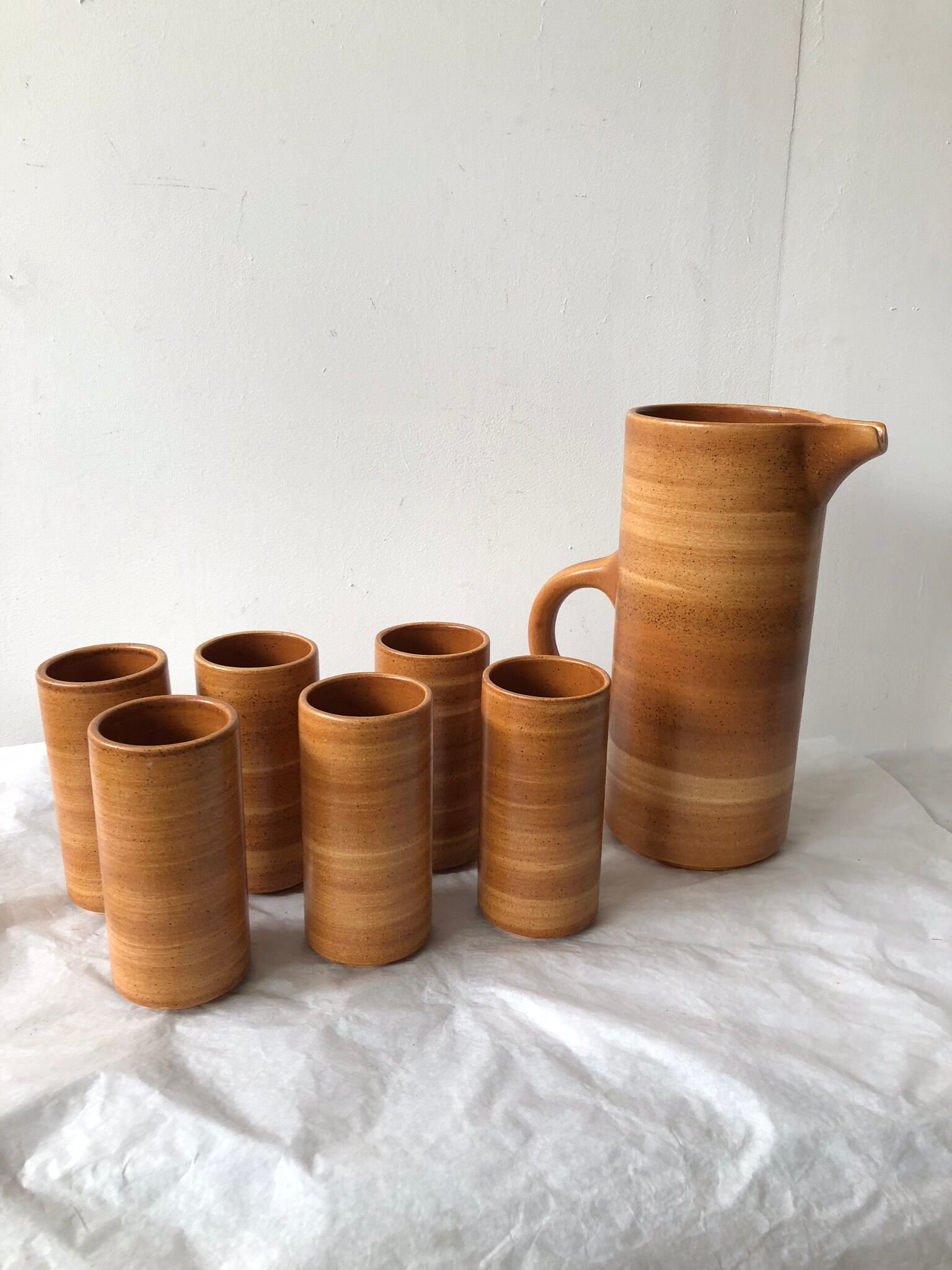 Set of 6 glasses in sandstone and carafe
