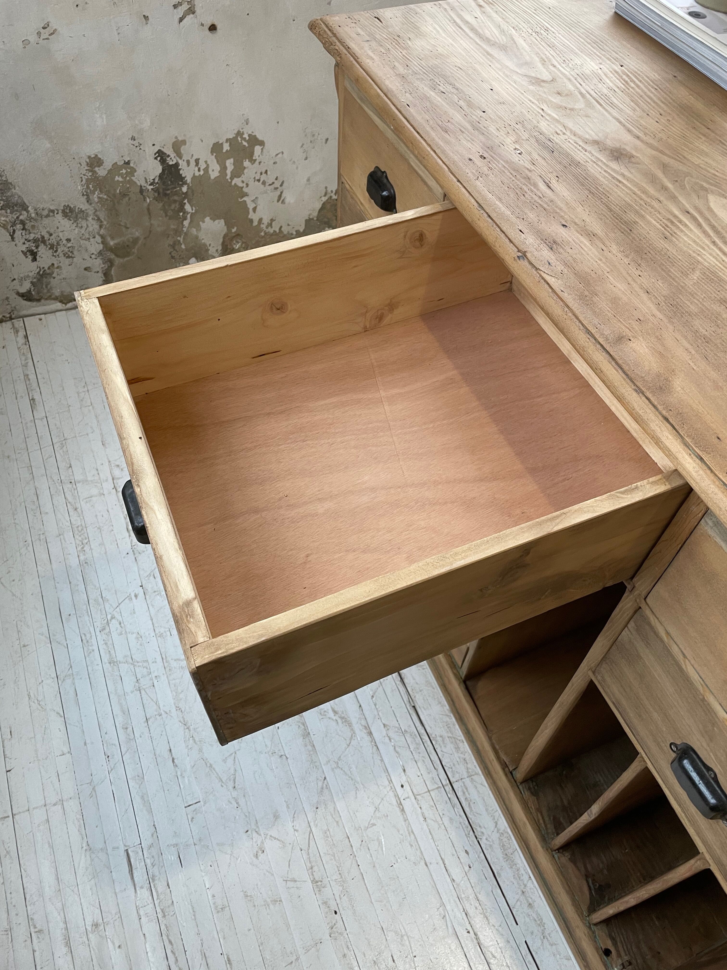 Old XXL drawer counter