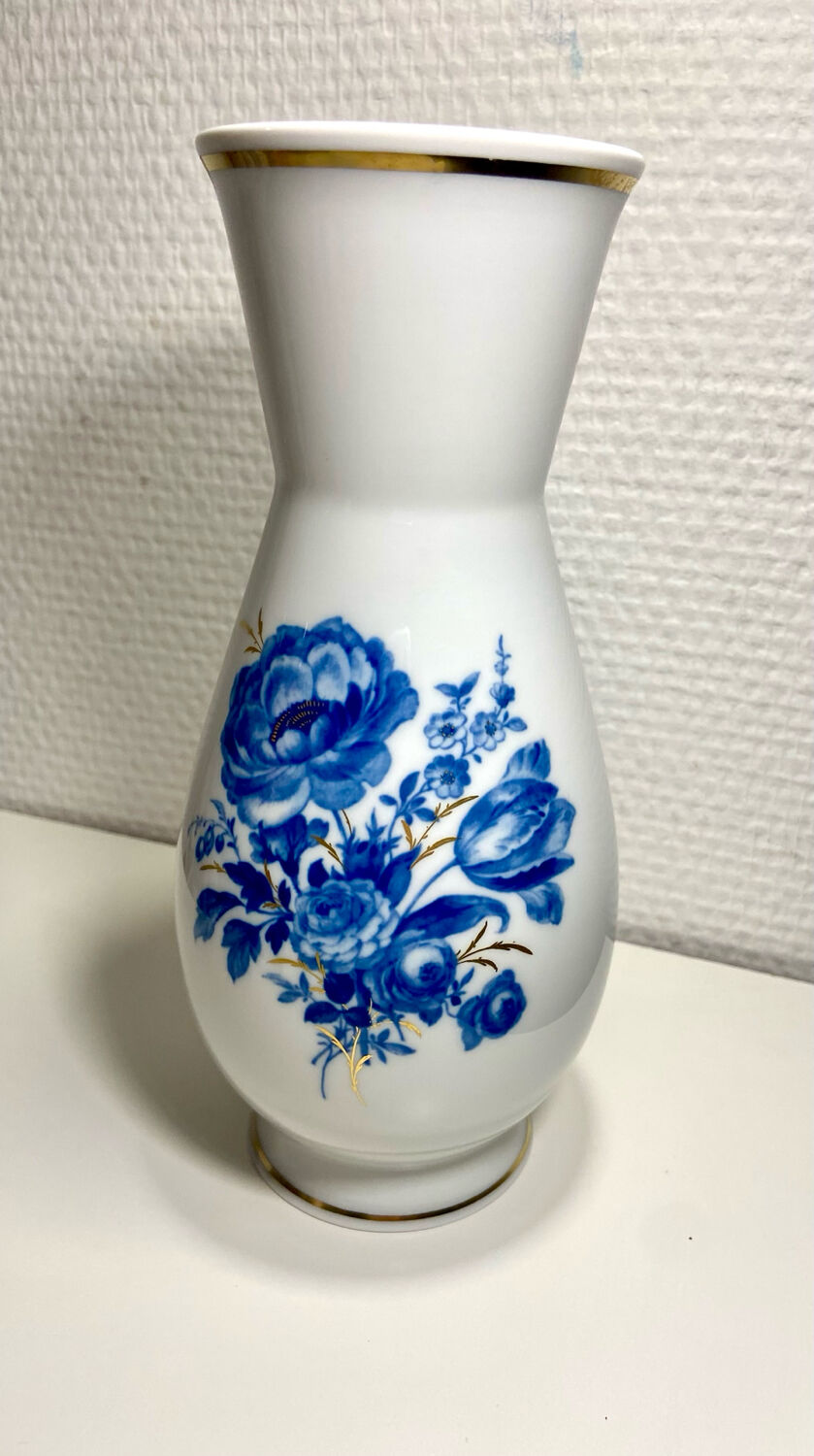 Meissan porcelain vase