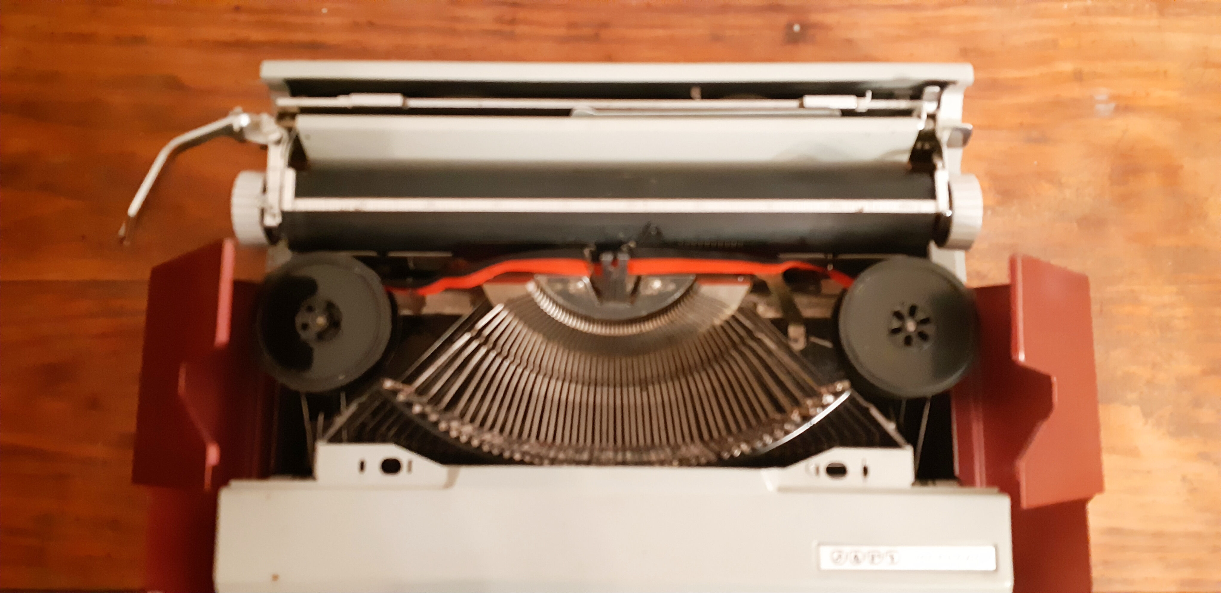 Functional portable typewriter japy message