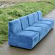Canapé modulable composé de 5 chauffeuses en velours bleu, circa 1980