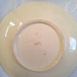 Lot de 19 assiettes en barbotine
