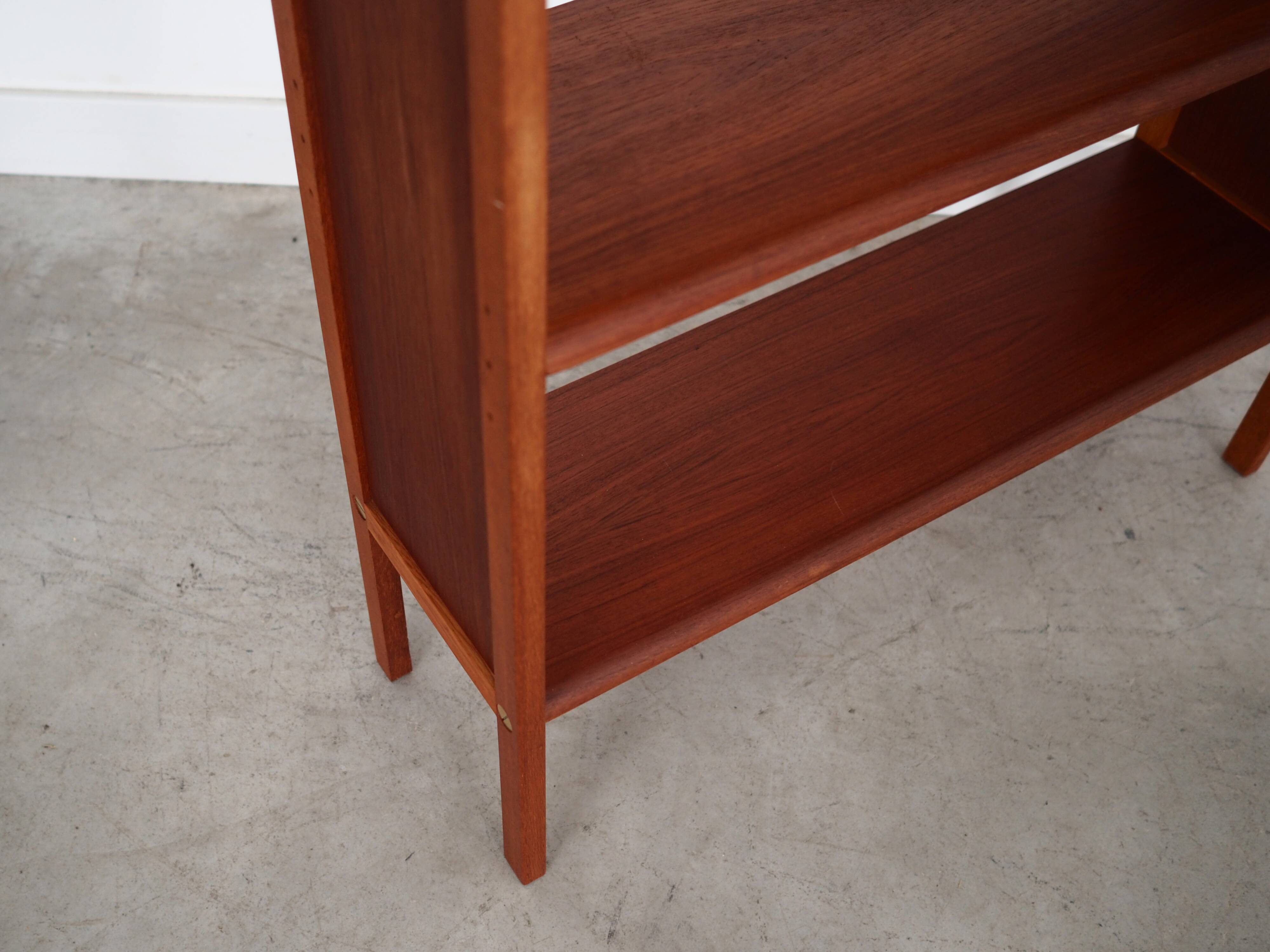 Bibliothèque en teck, design danois, années 1970, production : Danemark