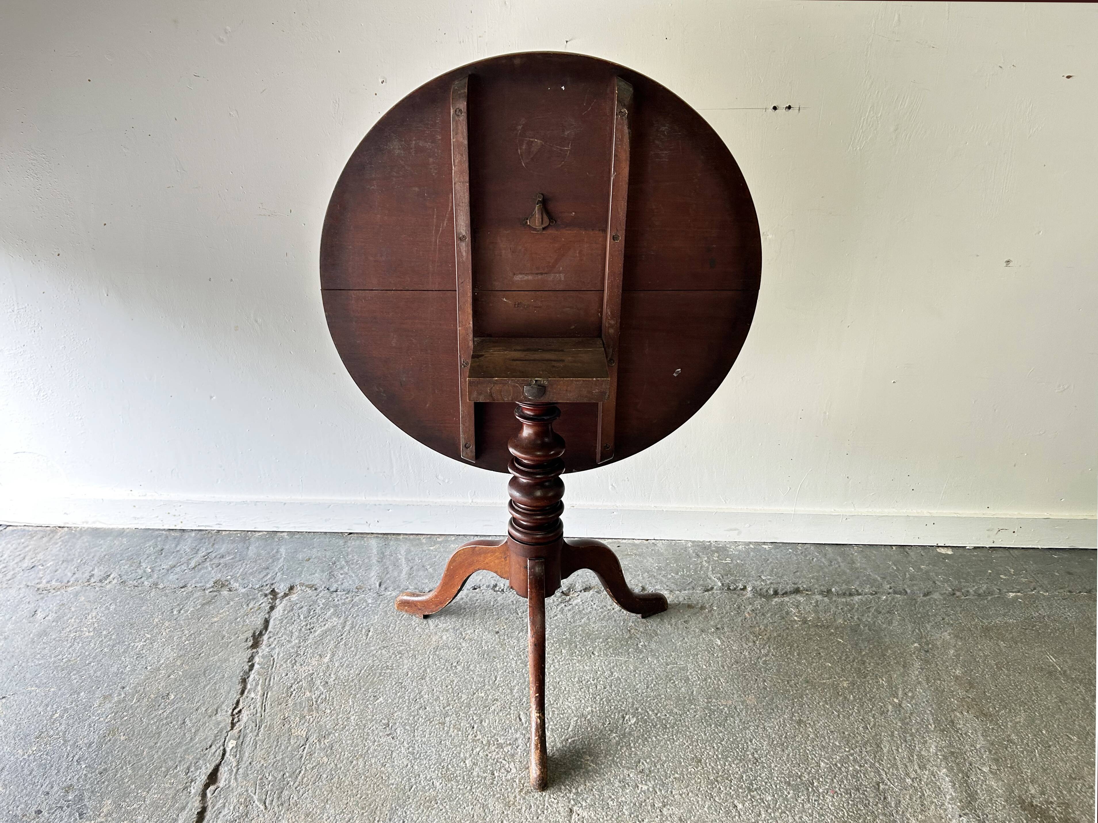 English antique Georgian oak tilt-top tripod base table