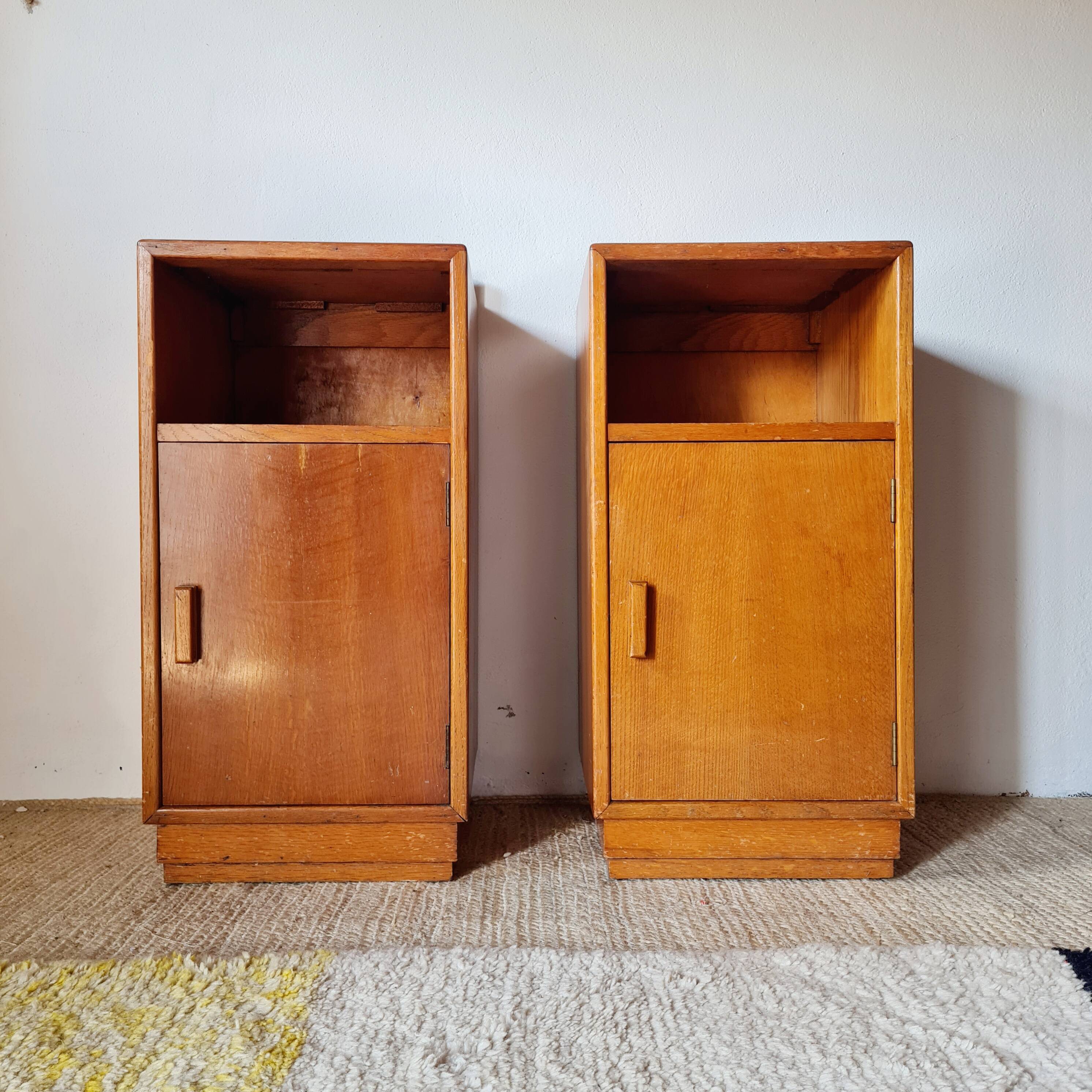 Art Deco pair of bedside tables in light oak by A. Gardner & Son