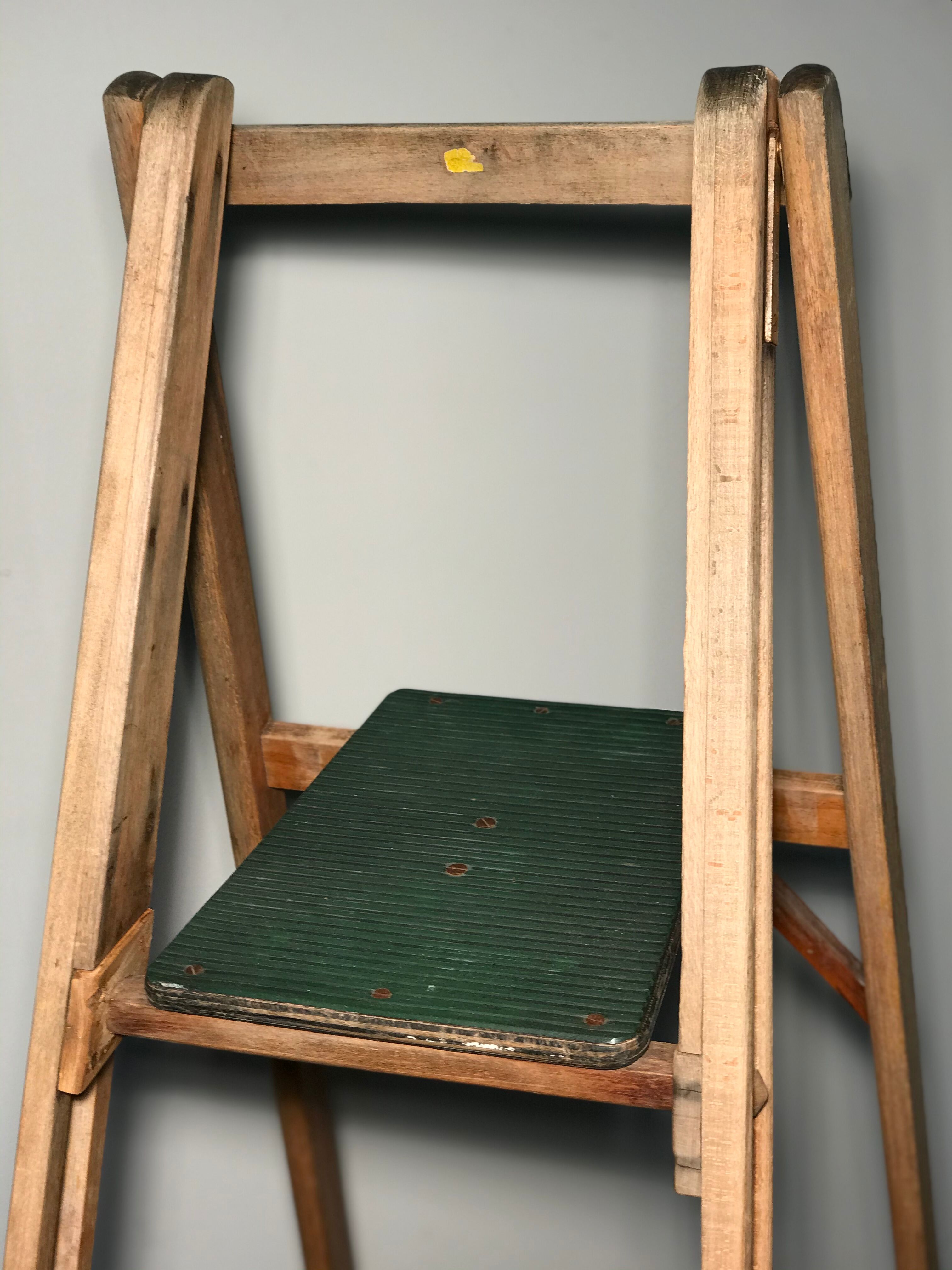 Library ladder 1950