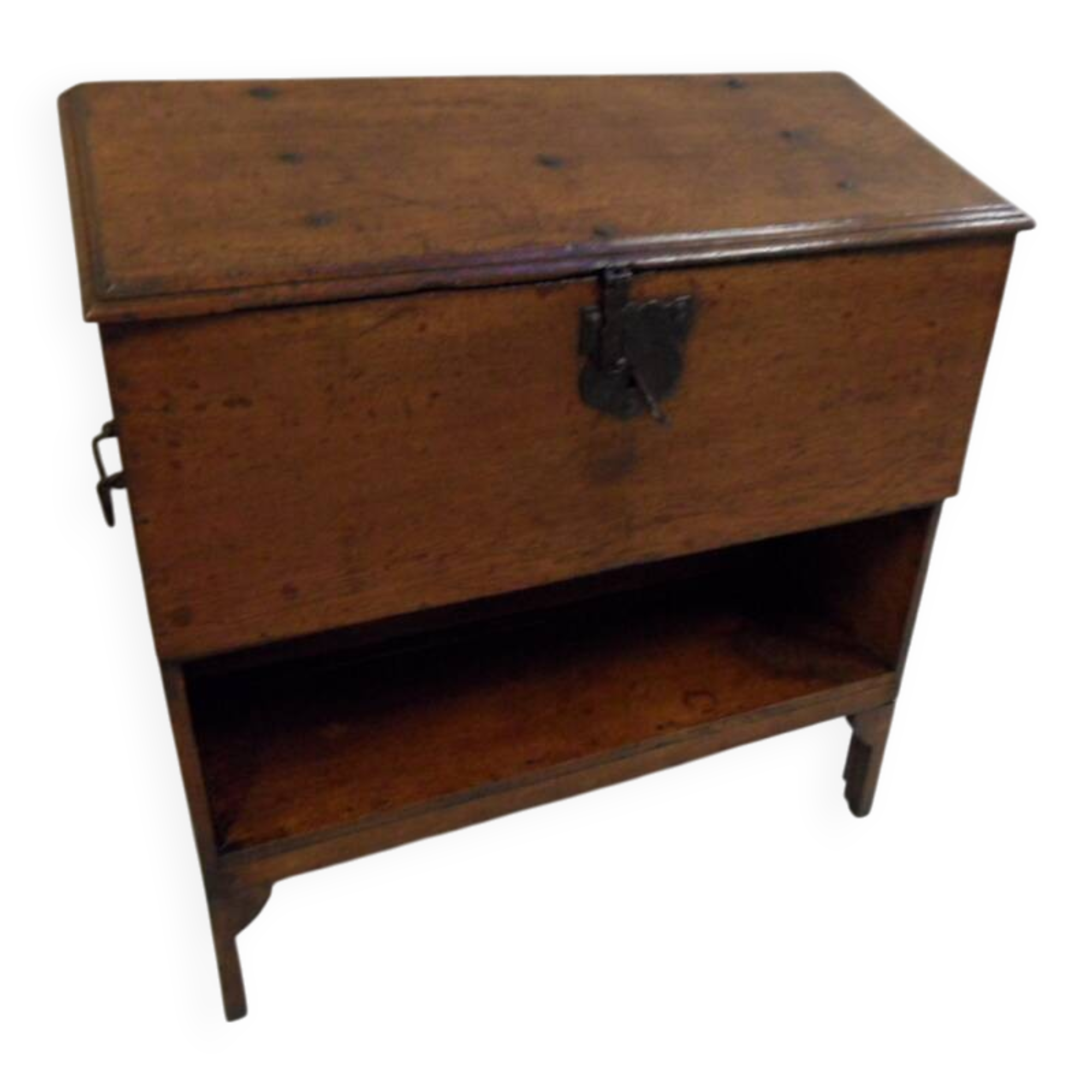 Coffre ancien en chêne