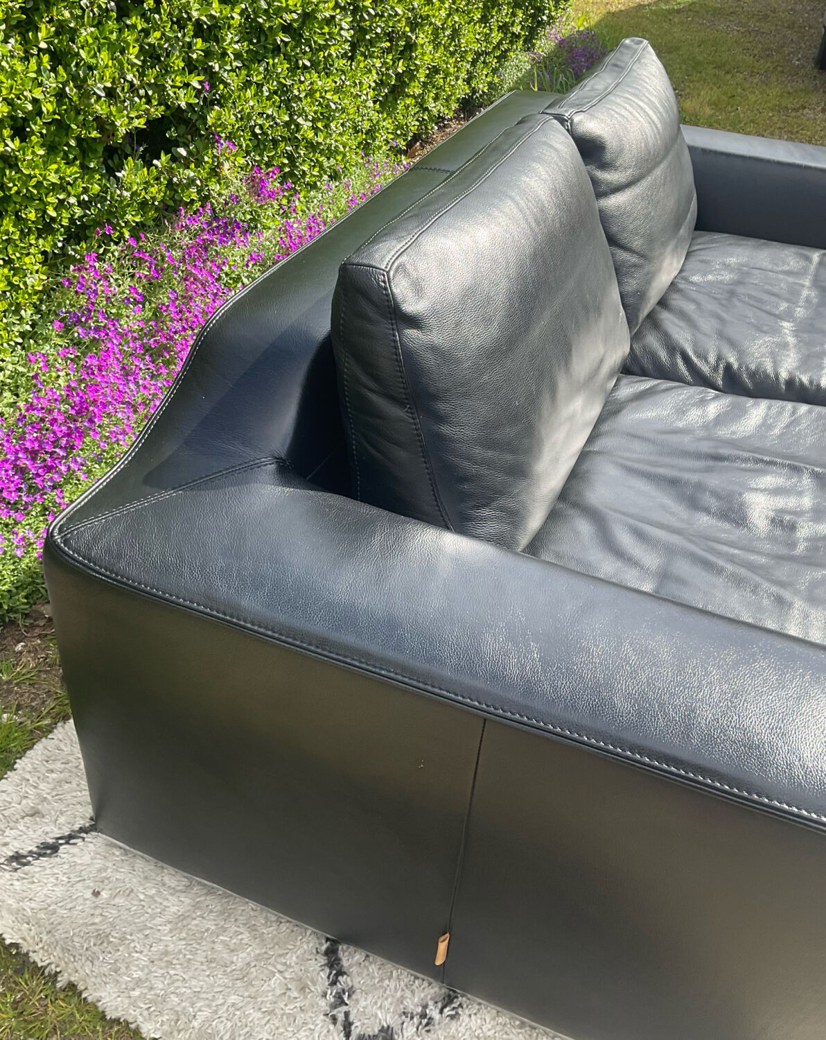 High-quality black leather Durlet sofa