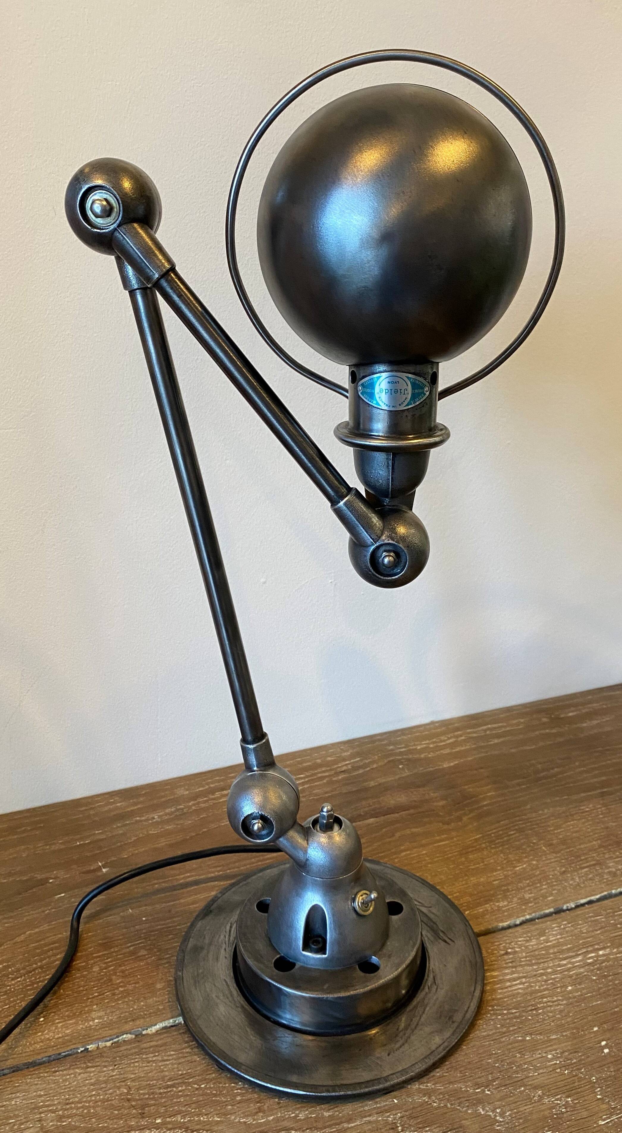 Jieldé lamp with 2 arms, 40+25cm industrial graphite, Jean Louis Domecq 1950.