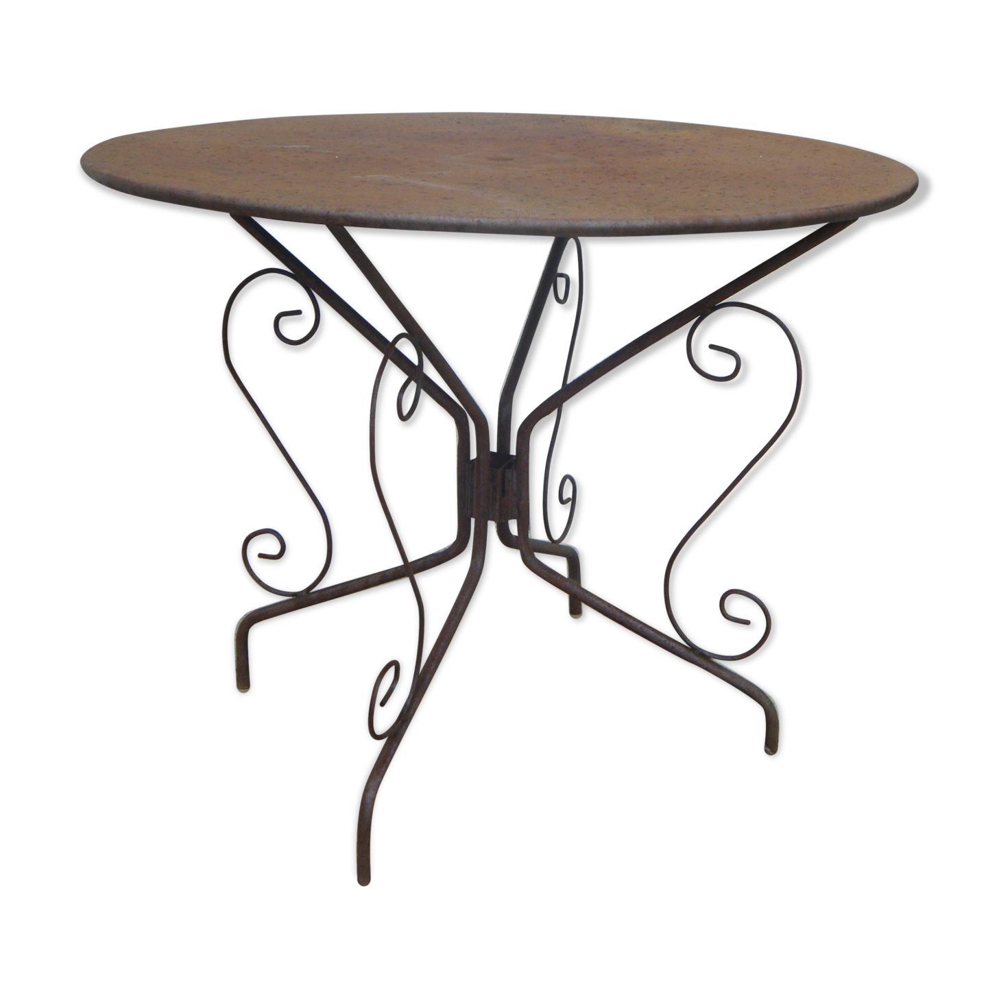 Round metal garden table