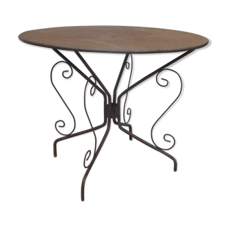 Round metal garden table