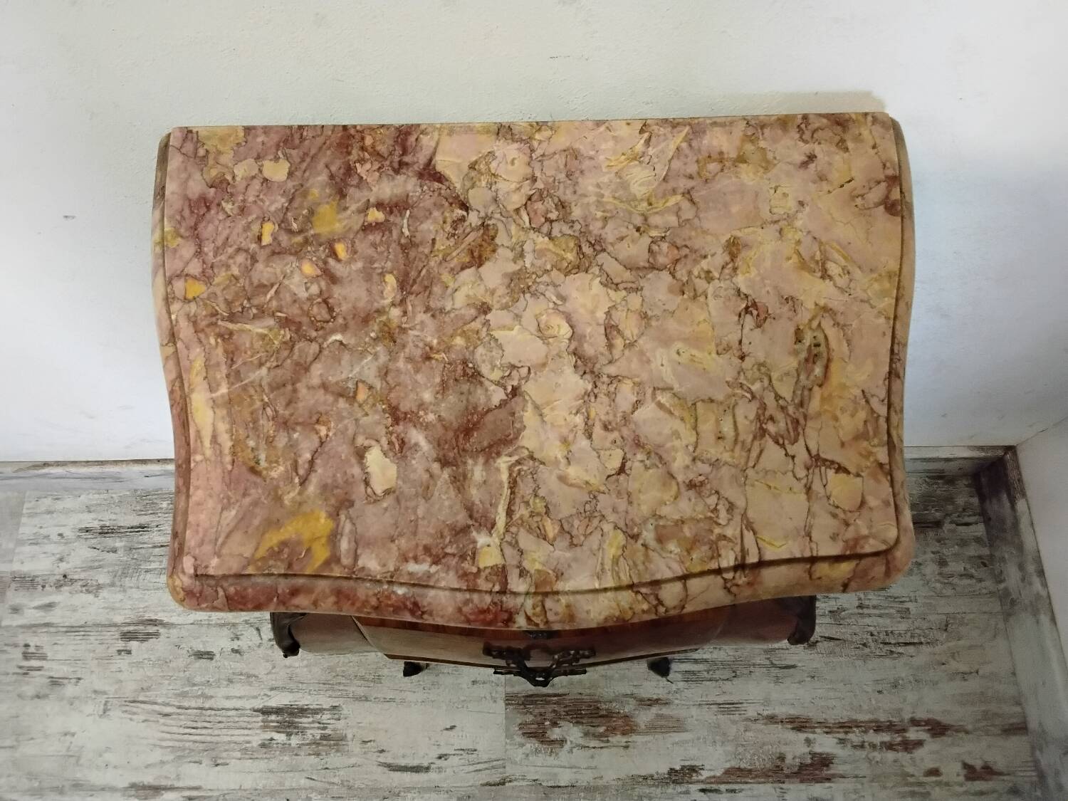 Chevet, meuble d’appoint en bois et marbre
