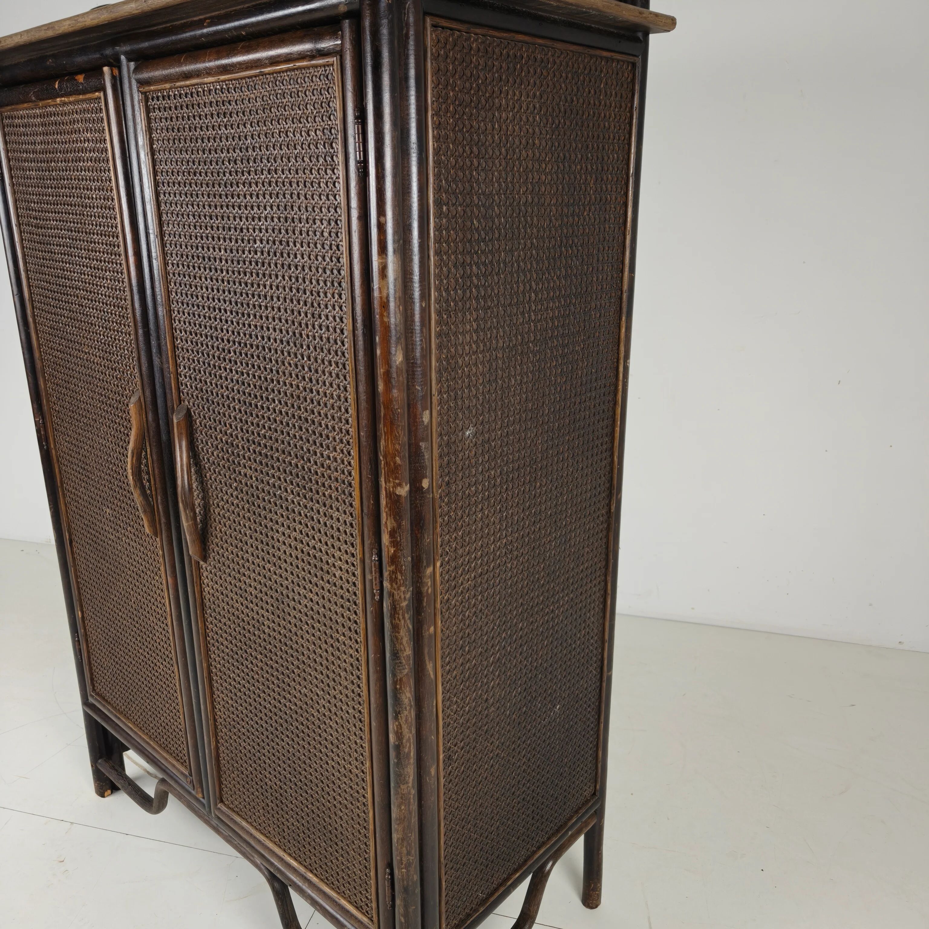 Vintage wicker wardrobe / linen cabinet – rattan & bamboo