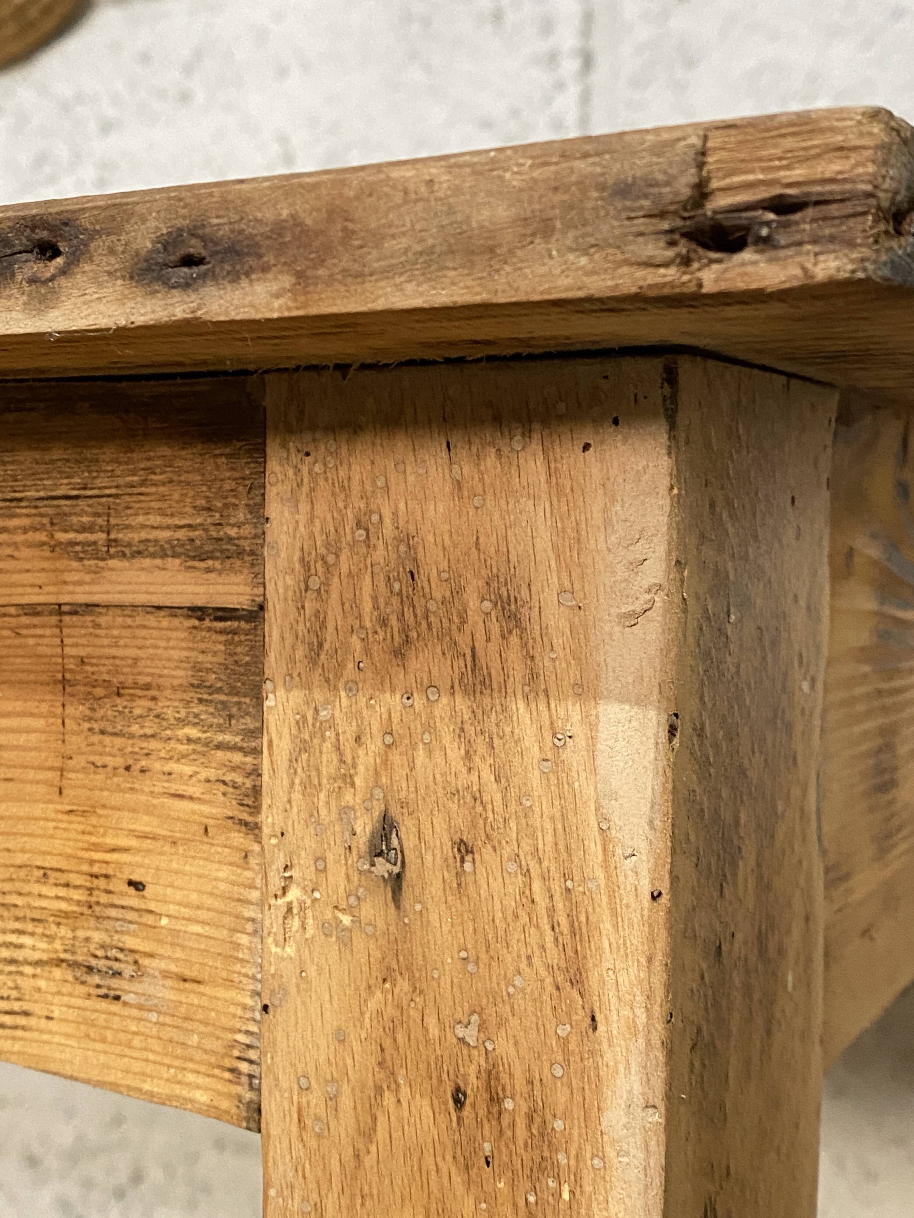 Farmhouse table with turned legs