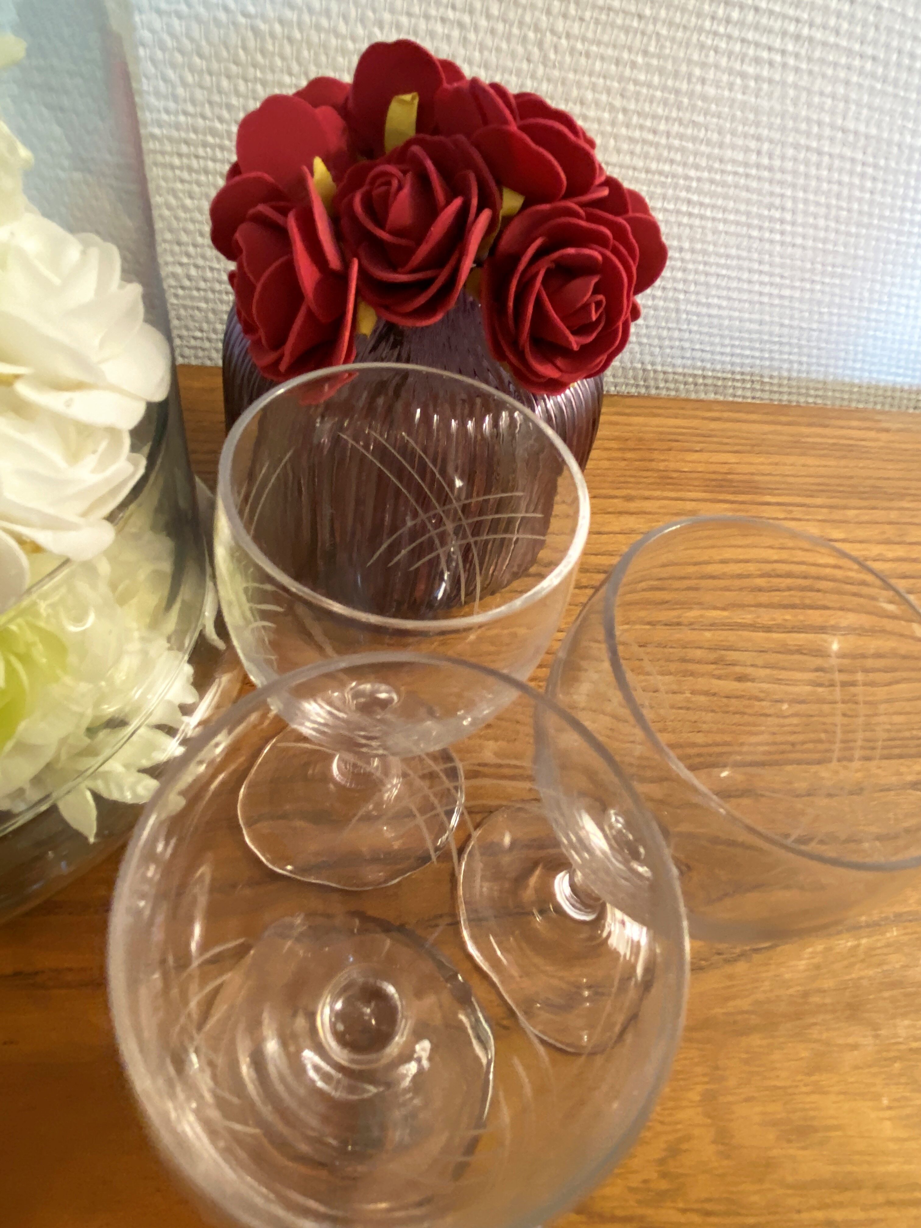 Set of 3 white wine glasses in cut glass