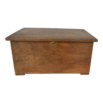 Boîte à couture ancienne en bois