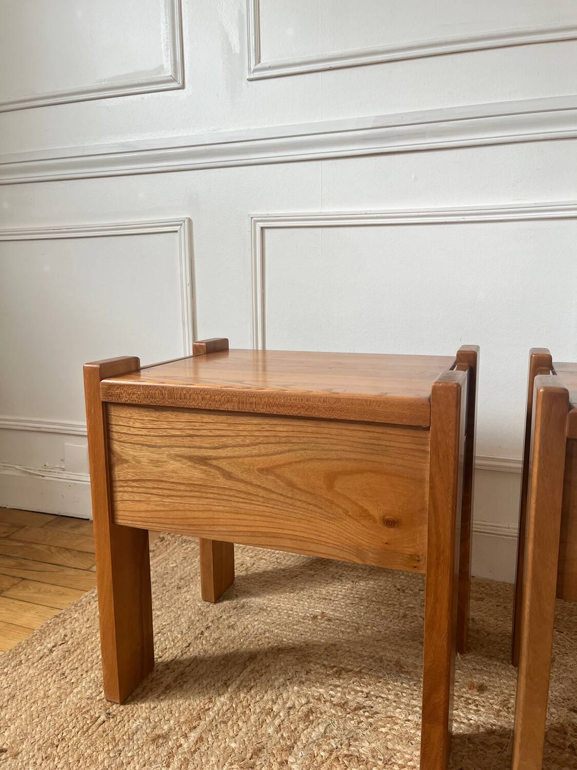 Paire de tables de chevet en orme maison regain 1970