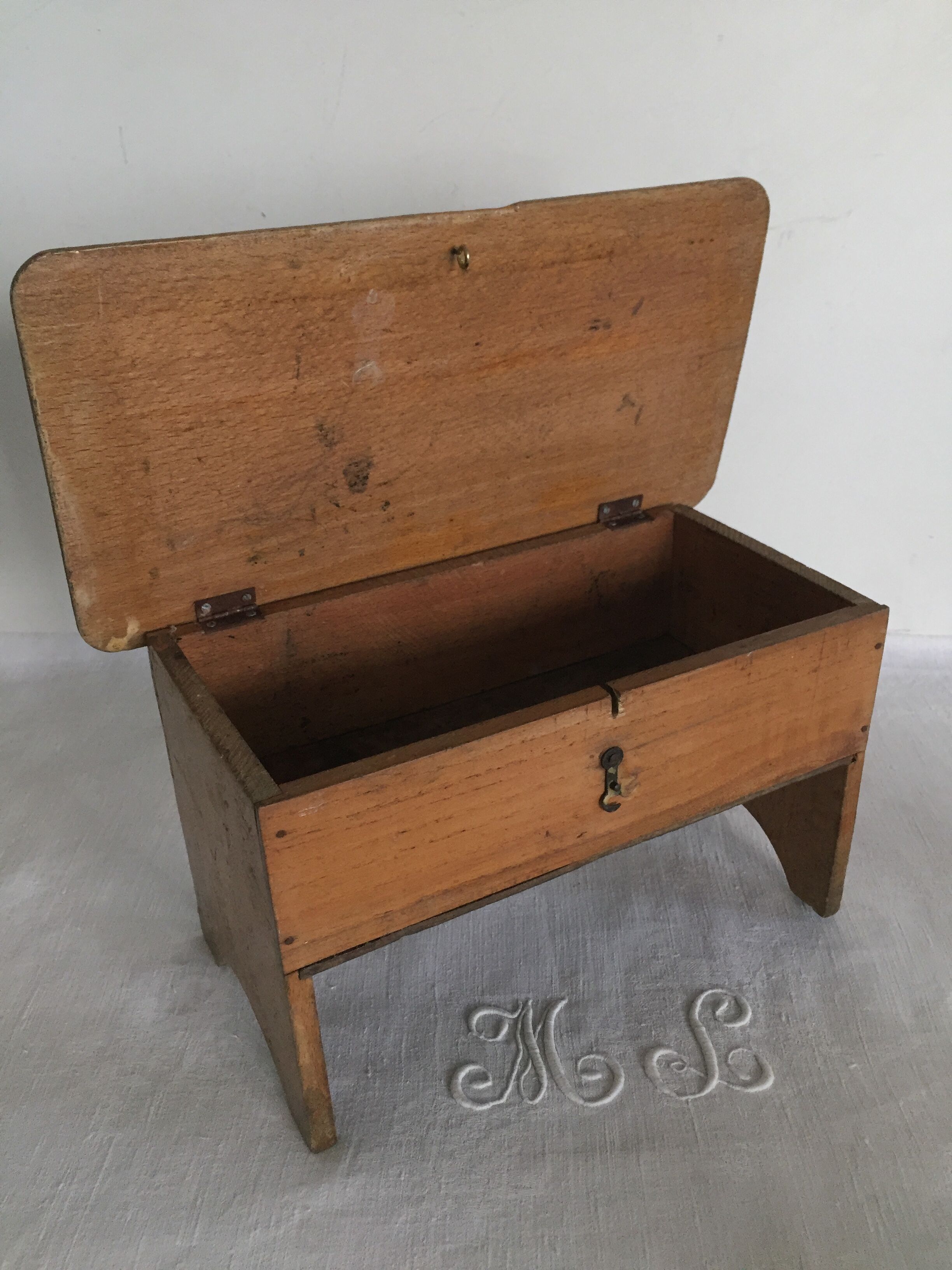 Chest, bench, step-on-it