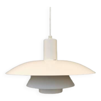 Lampes PH 4 1/2-4 (conçues par Poul Henningsen) produites par Louis Pousen Danemark.