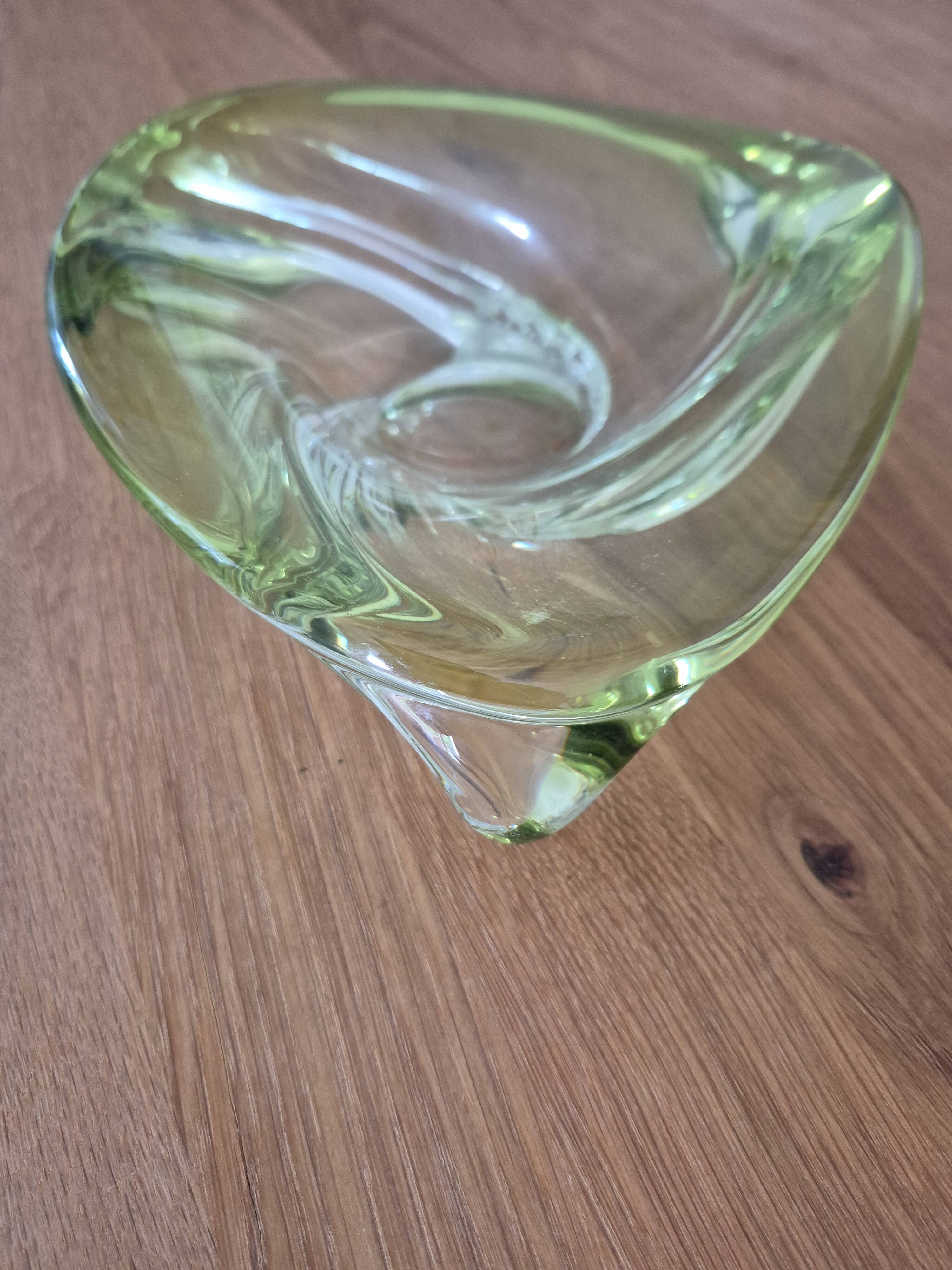 Art Deco ashtray in cut anise crystal