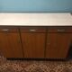 Buffet en bois clair et plateau Formica, 1960