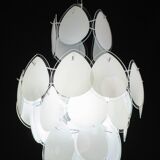 Vistosi White Murano Glass teardrop-shaped discs Chandelier, Italy, 1970s