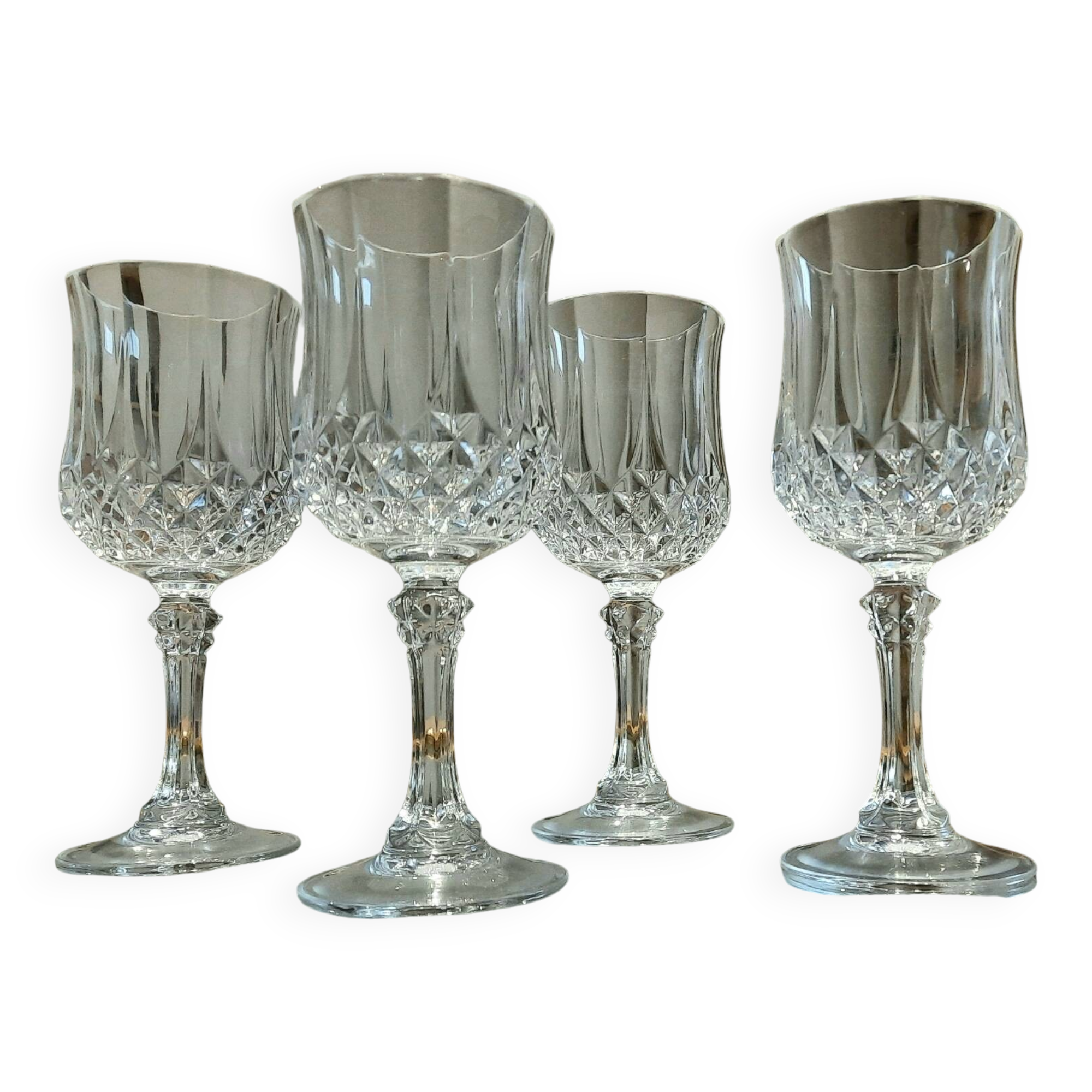 4 Arques crystal wine glasses