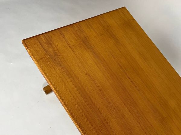 Table à manger vintage en pin, table shaker des années 70.