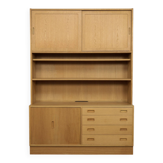 Danish modern oak wall cabinet by Poul Hundevad, Denmark 1960s