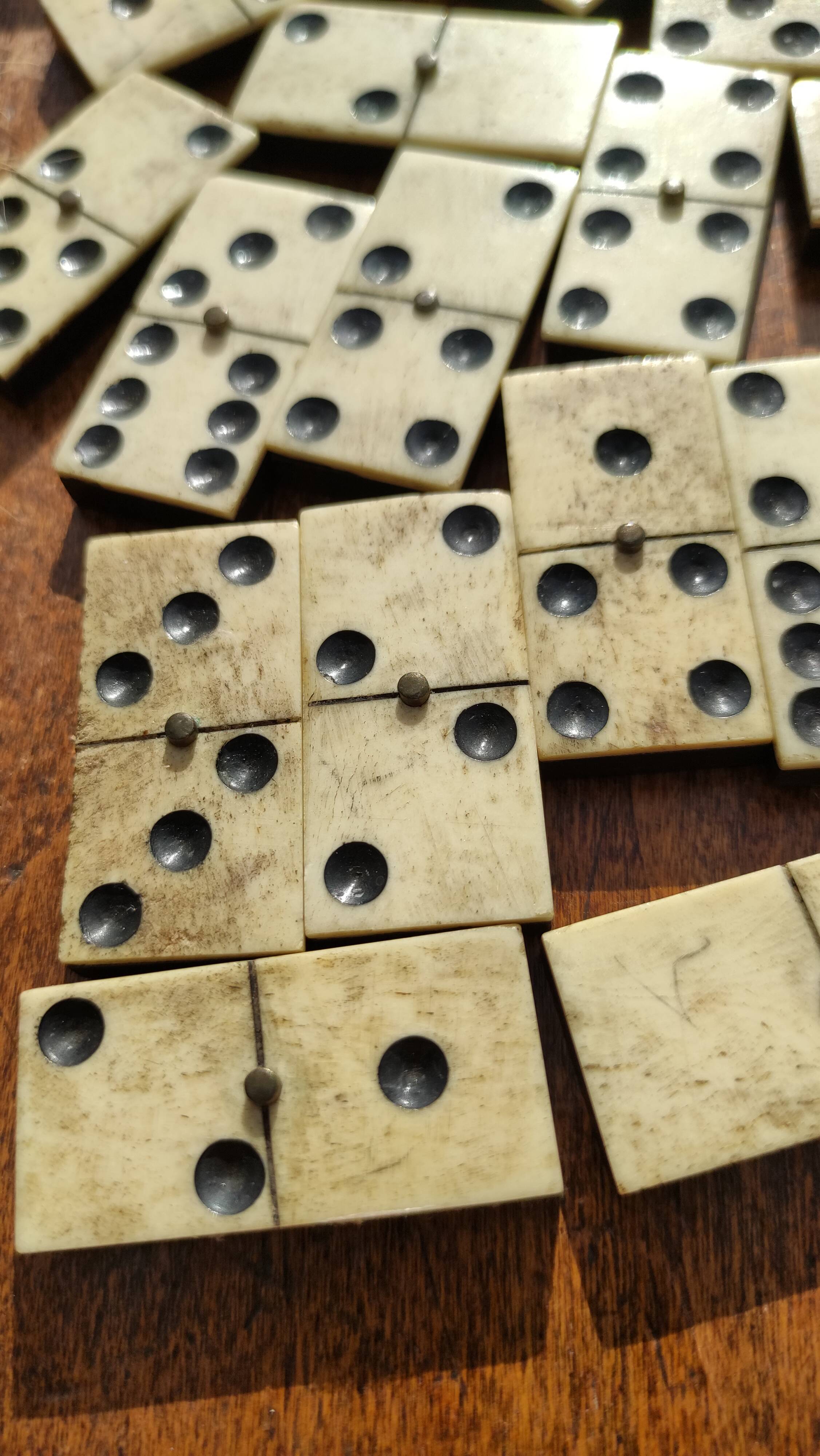 Game of ancient dominoes with its original box
