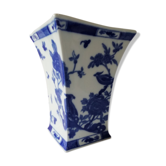 Bernardaud vase in Limoges with white blue Chinese decorations