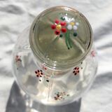 Carafe ancienne avec bouchon en verre et avec ses fleurs émaillées