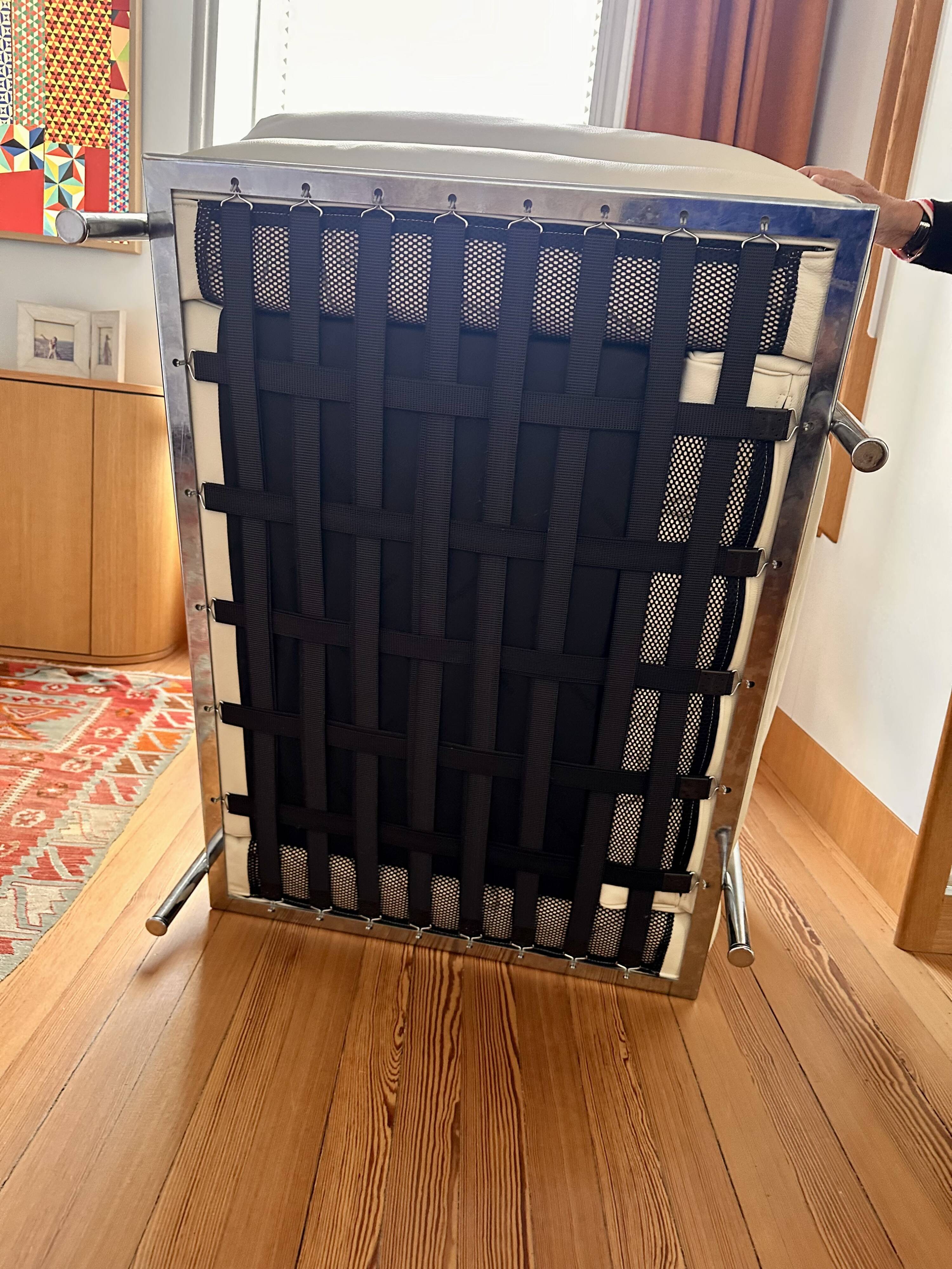 Cassina lc3 armchair authentic - luxury version in feathers - excellent condition