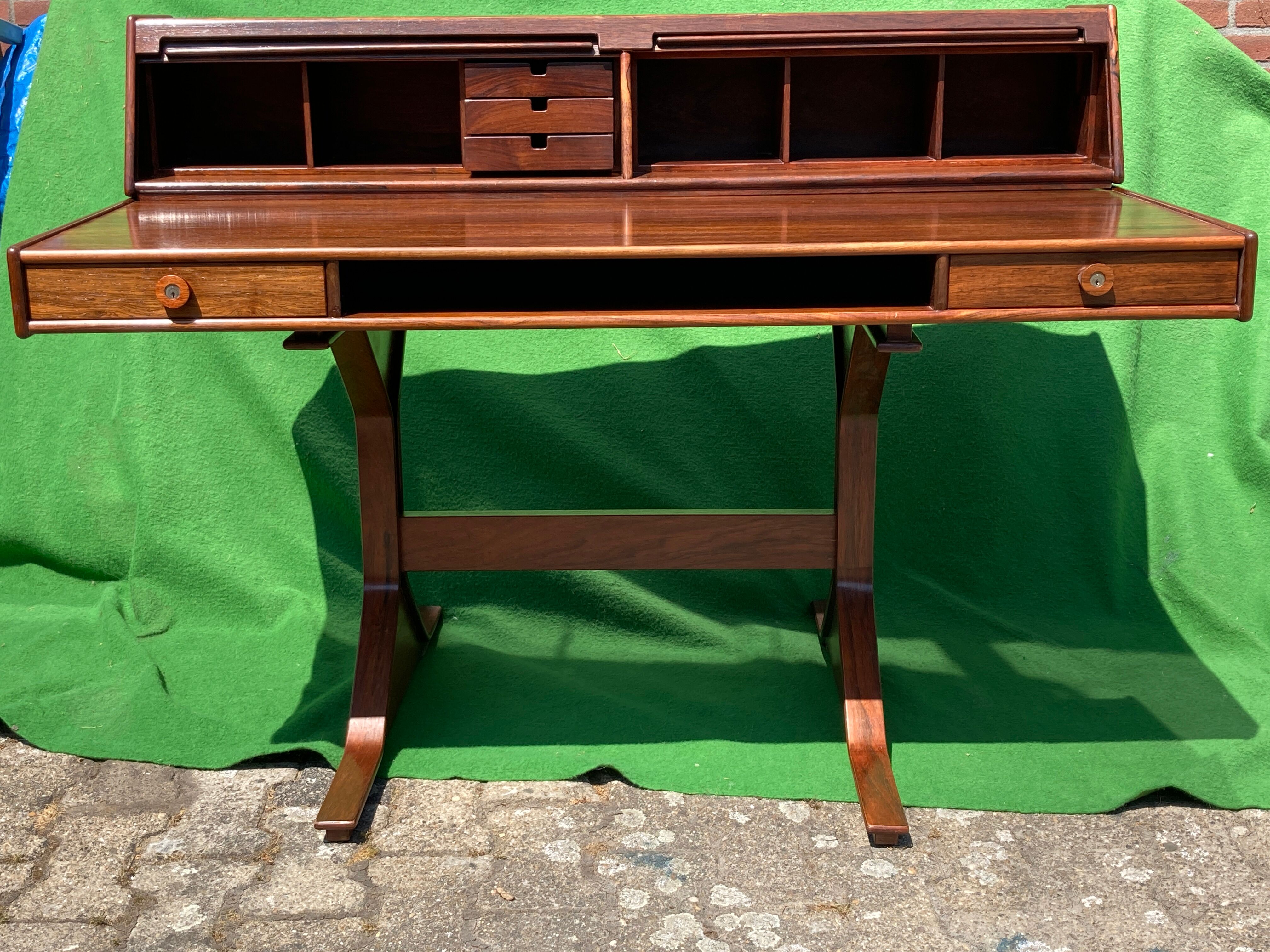 Gianfranco Frattini for Bernini, rosewood writing desk model 530, 1950s Italian