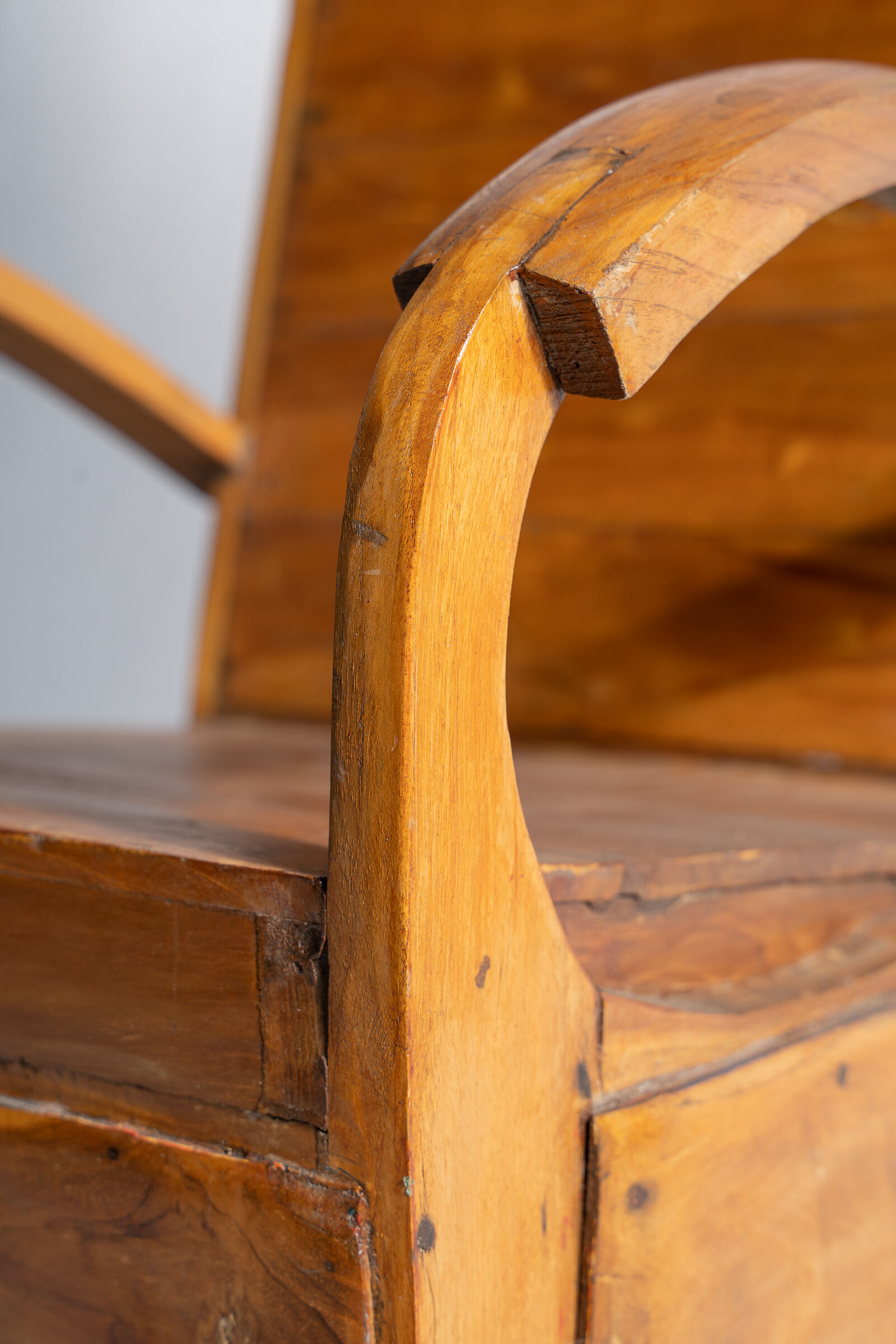 Fauteuil asiatique en lattes de bois upcyclé