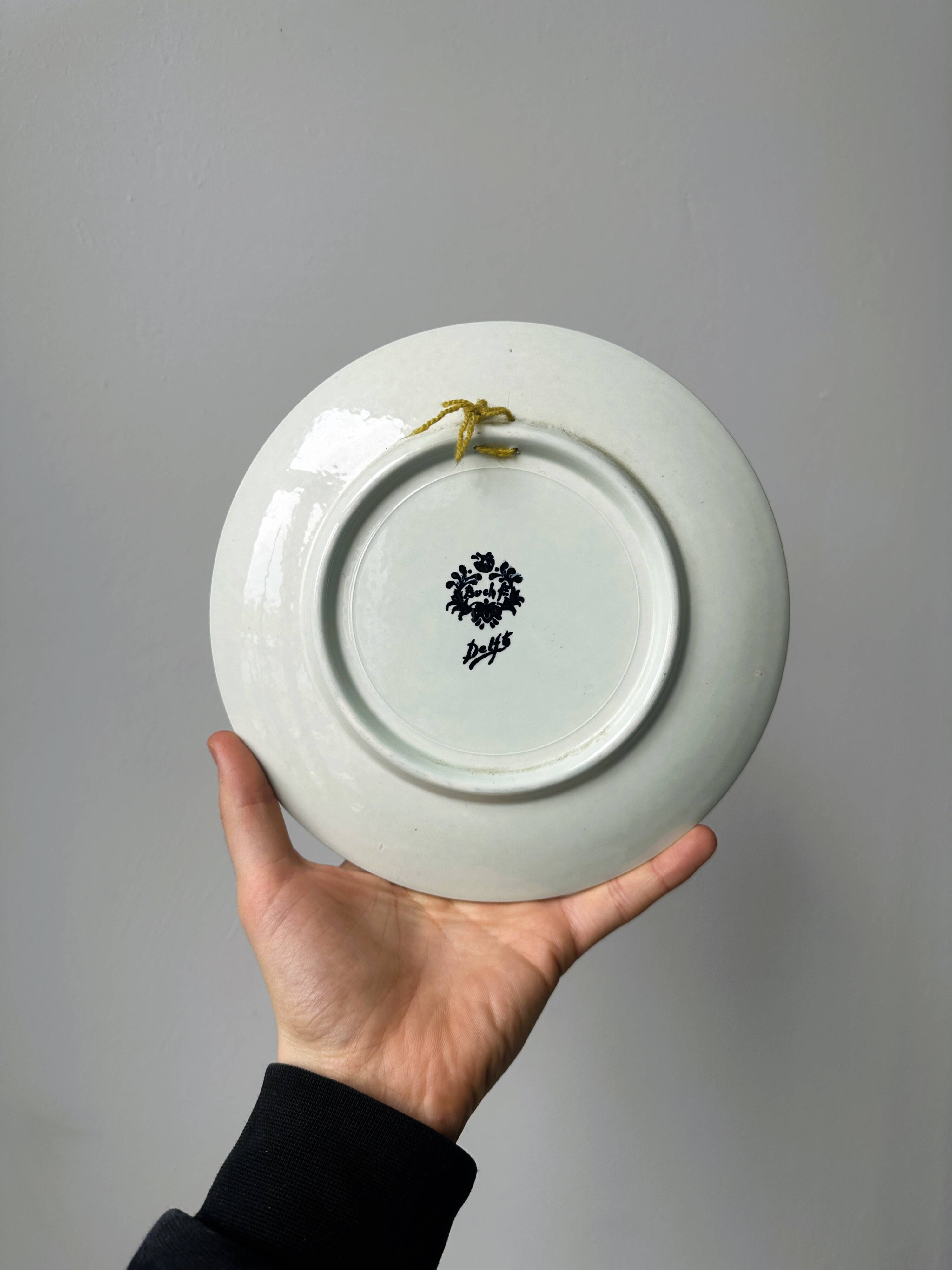Old decorative plate Boch Delft