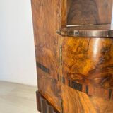 Table de chevet unique en noyer de style Art déco italien, années 1930.