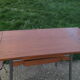 Lot  table et ses 2 chaises en formica marron Supermatic