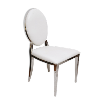Chaise skaï blanc et pieds chromés