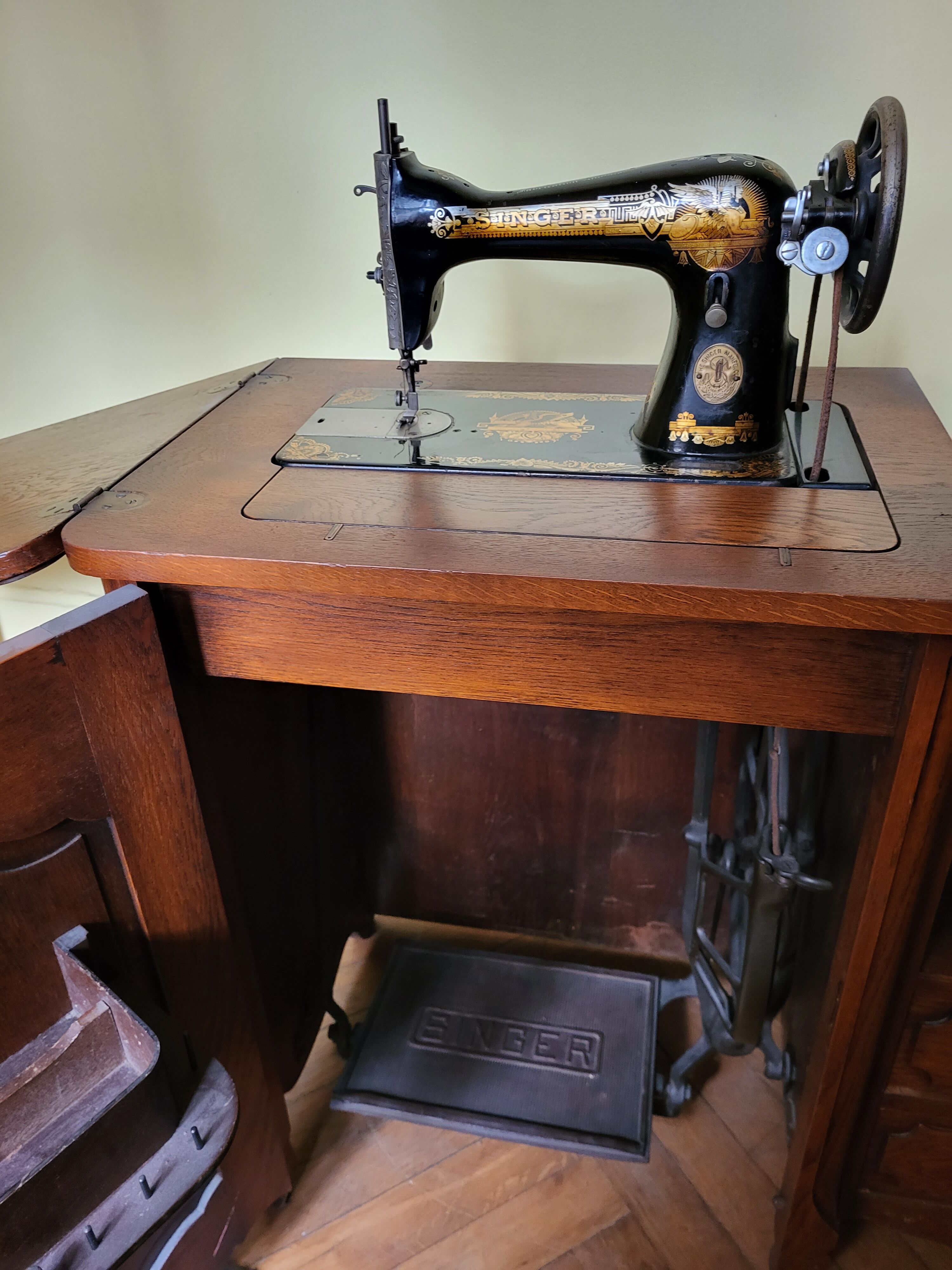 Table with singer sewing machine